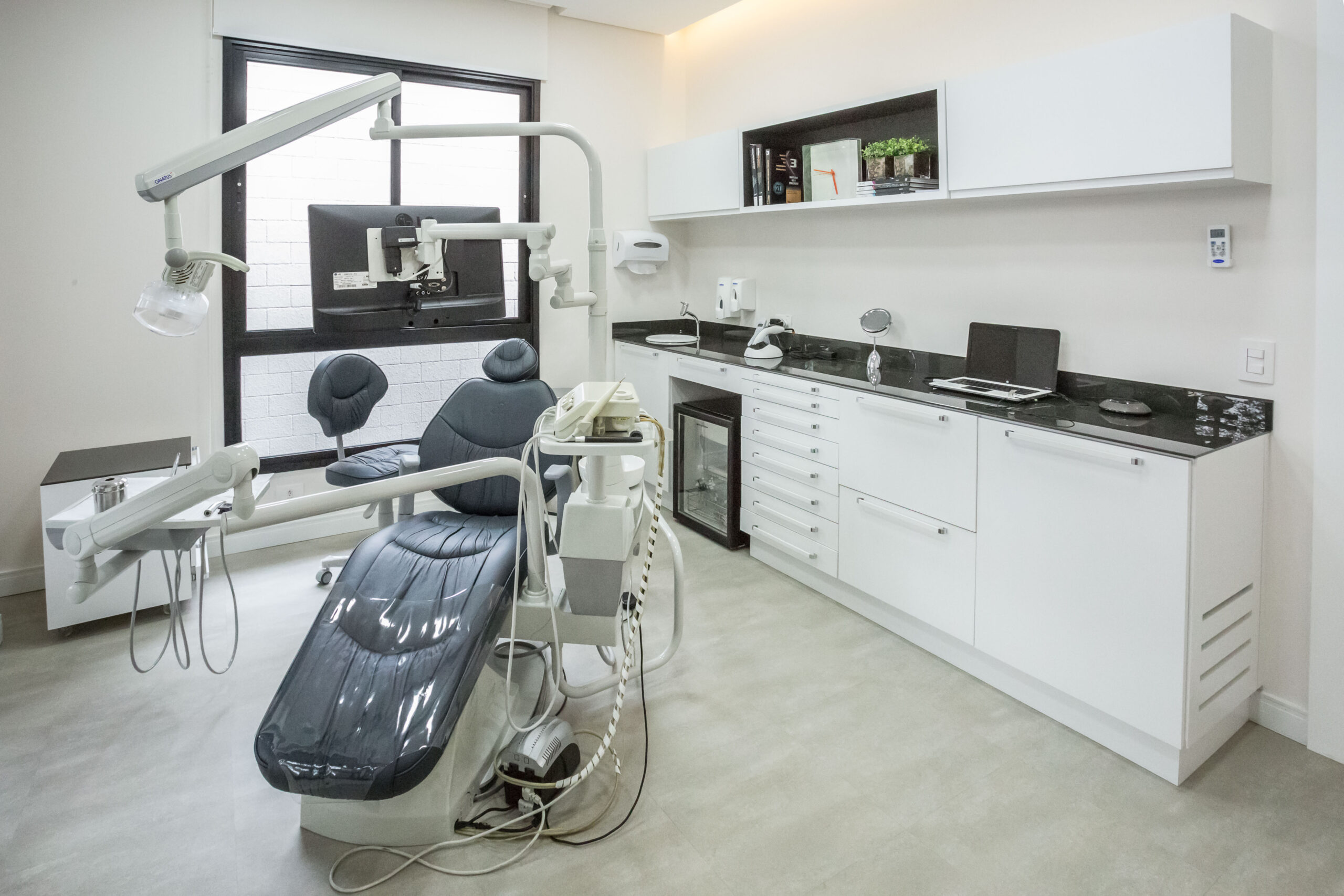 Consultório equipado com tecnologia de ponta